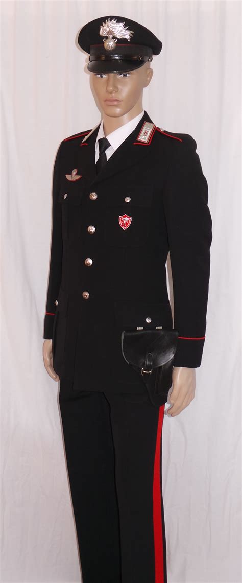 uniformi di carabinieri